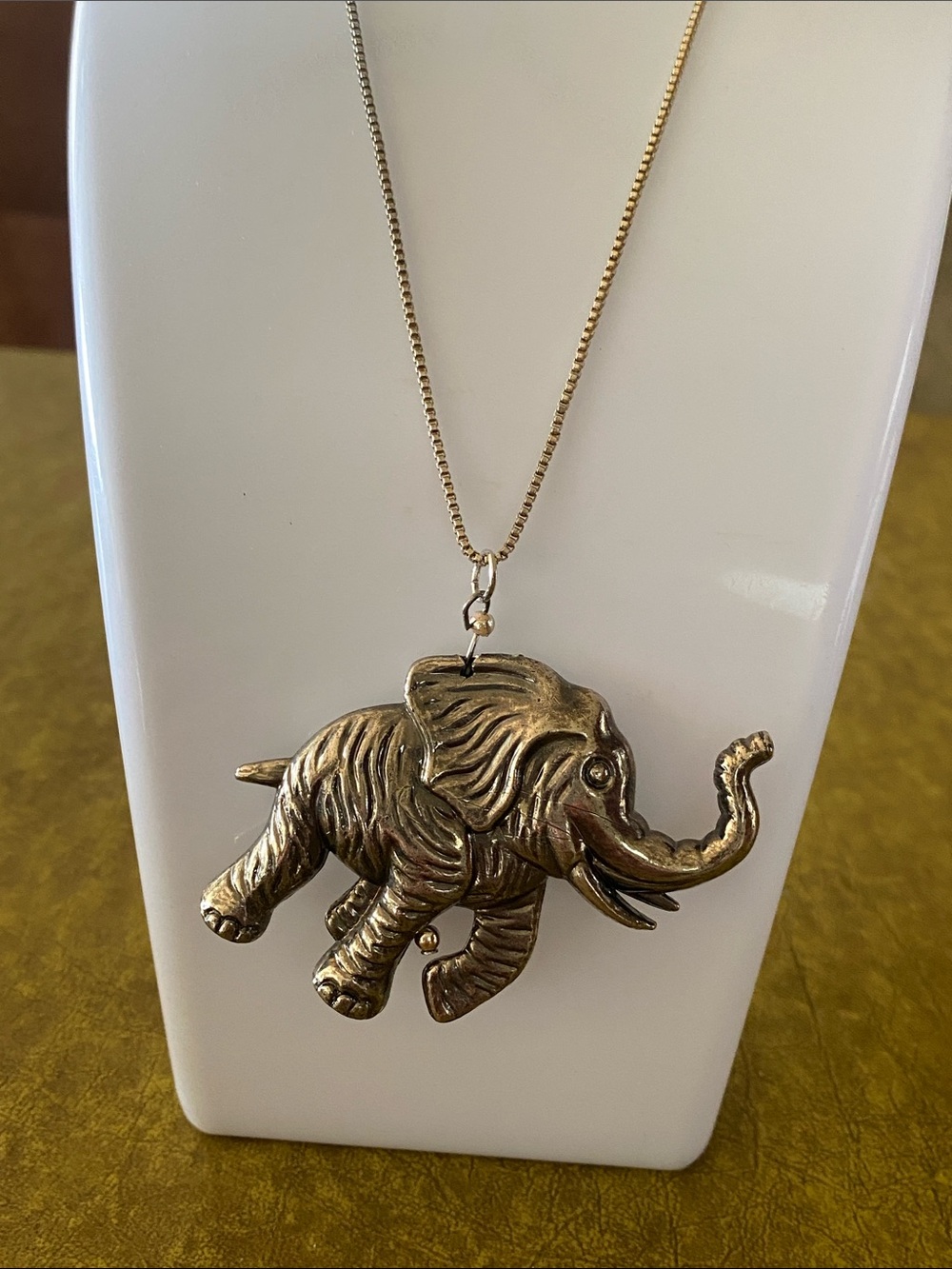 Vintage silver Elephant Pendant Necklace